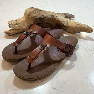 Blowfish Malibu Greco Vegan Leather Brown Sandals Size 8